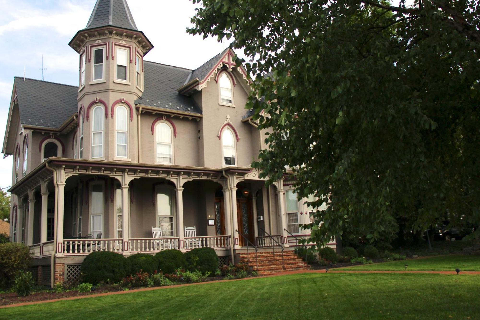 Hotel The Joshua Wilton House à Harrisonburg Extérieur photo
