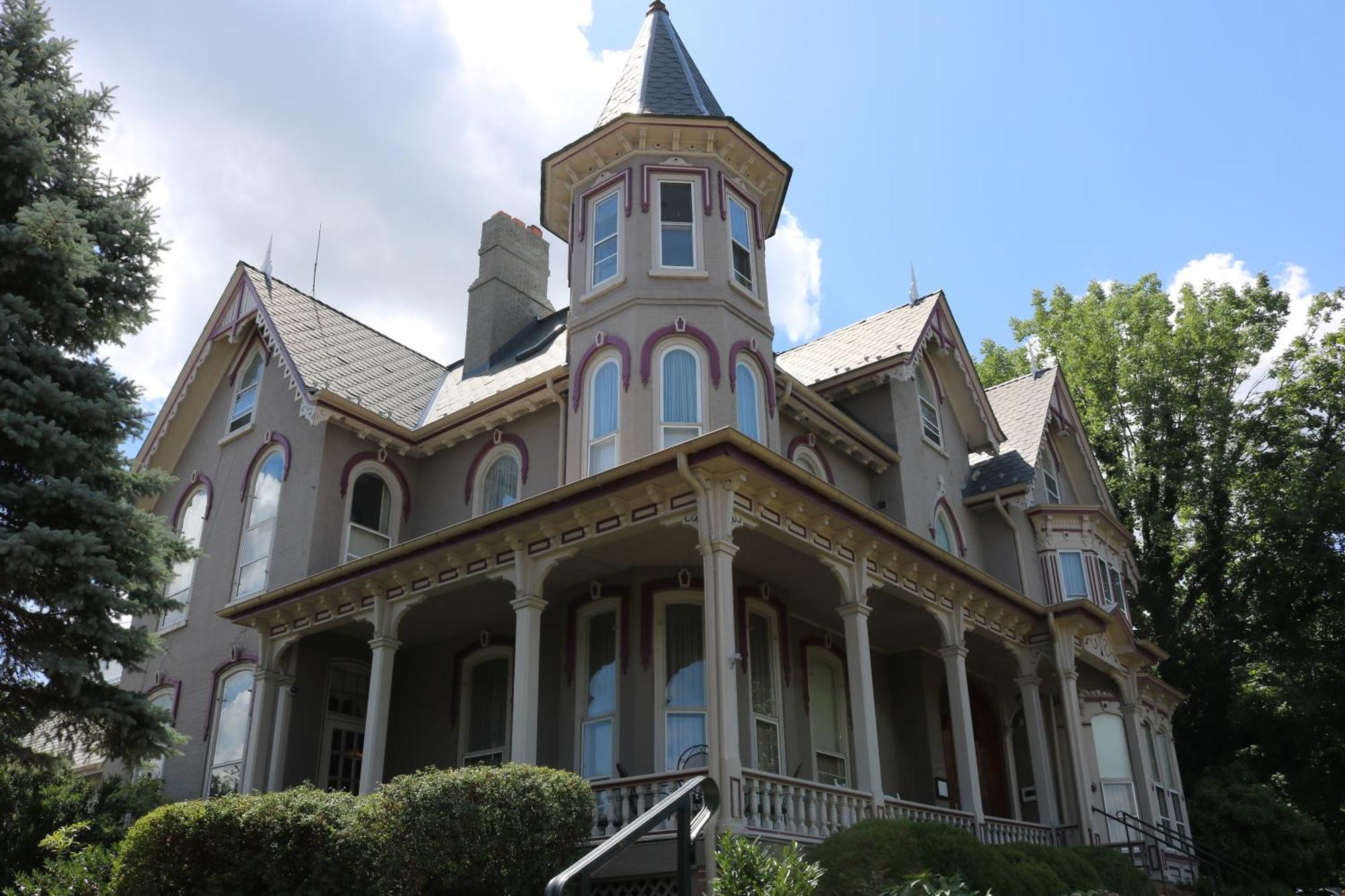 Hotel The Joshua Wilton House à Harrisonburg Extérieur photo